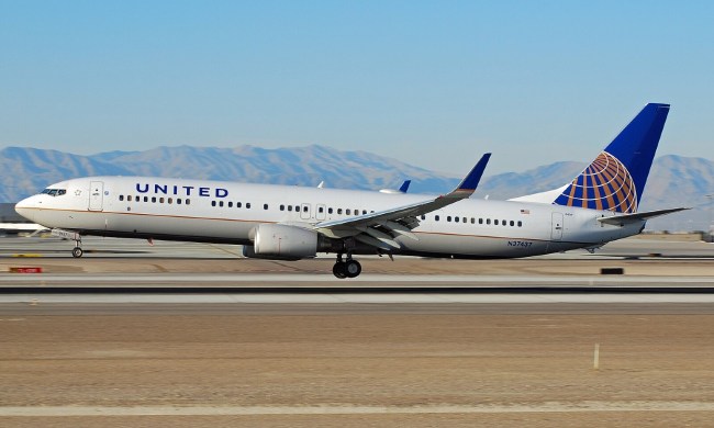 United Airlines Boeing 737-900